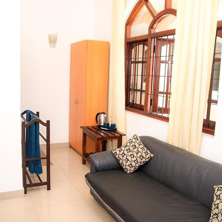 Angel Inn Guest House Negombo Ngoại thất bức ảnh