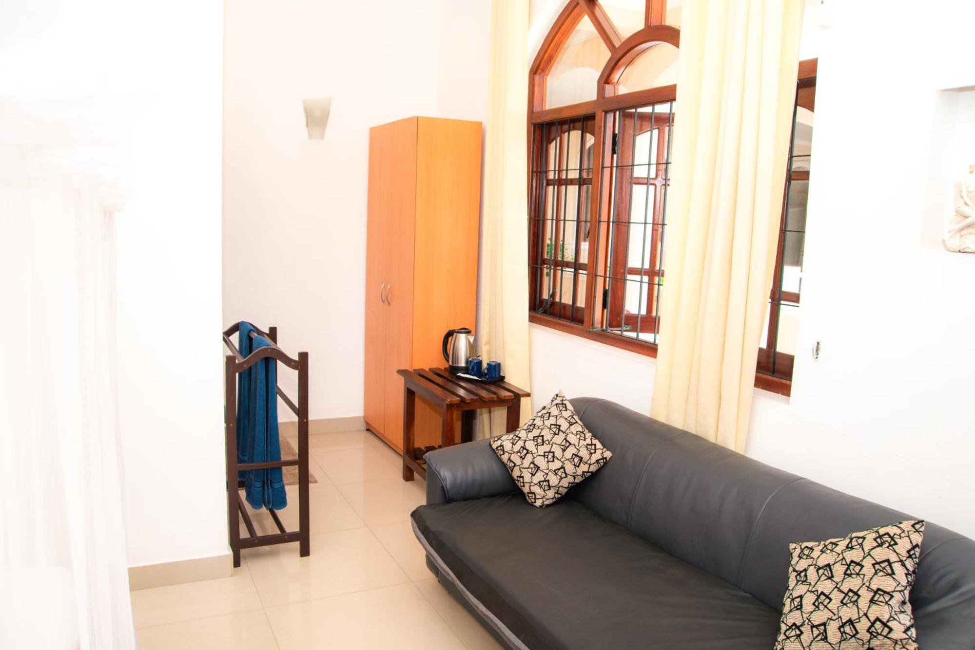 Angel Inn Guest House Negombo Ngoại thất bức ảnh