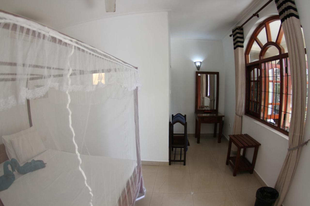 Angel Inn Guest House Negombo Ngoại thất bức ảnh